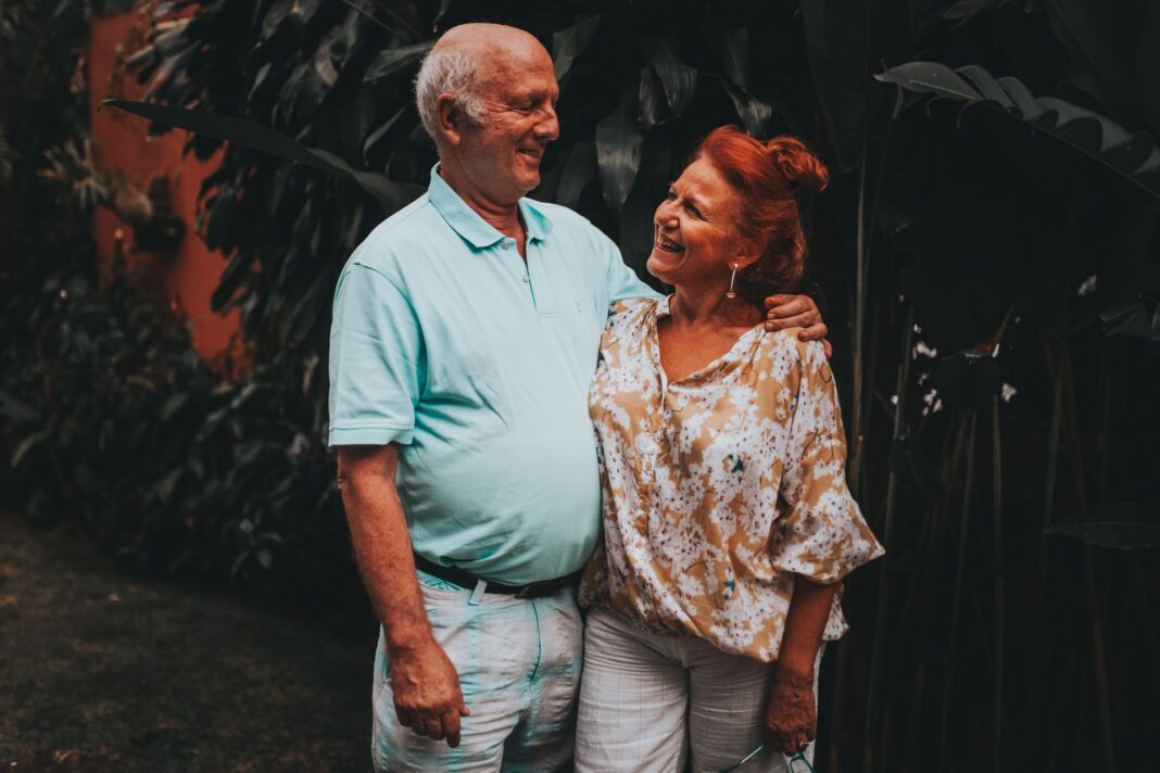 Seniorský pár, důchodová kalkulačka