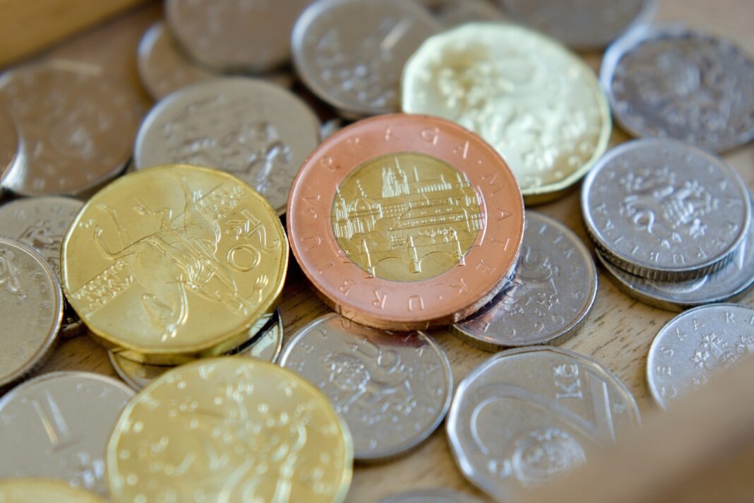 České mince v krabici, kompenzační bonus pro dohodáře, formulář